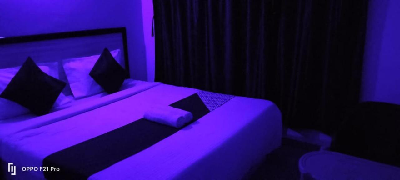 A1 Rooms Sea Gold 푸리 외부 사진